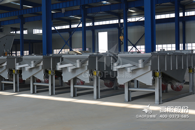 礦用直線(xiàn)篩實(shí)景